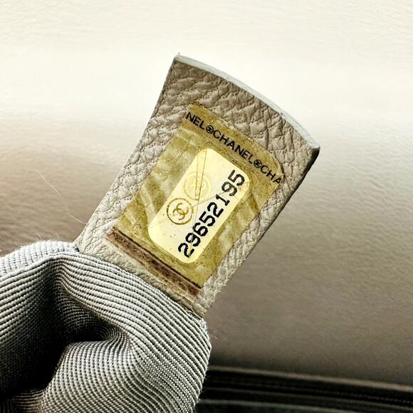 Chanel 19 Goatskin Quilted Medium Flap Purse Grey Tri-Color Chain Full Set & Box - Picture 10 of 15